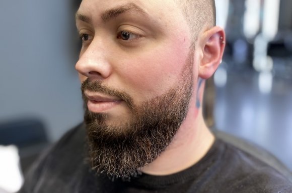  Professionnel pour la taille et l'entretien de la barbe en salon Tavaux